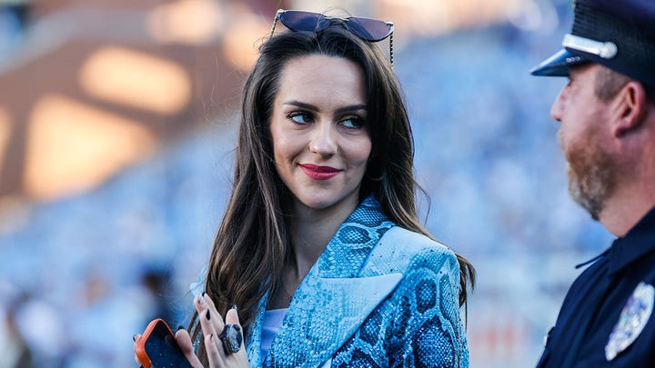 Charles Barkley expresses concern about Bill Belichick amid Jordon Hudson interview fiasco