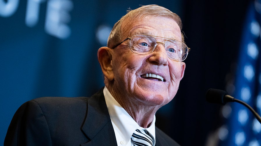 Lou Holtz questions Secret Service pursuing  Trump assassination attempt