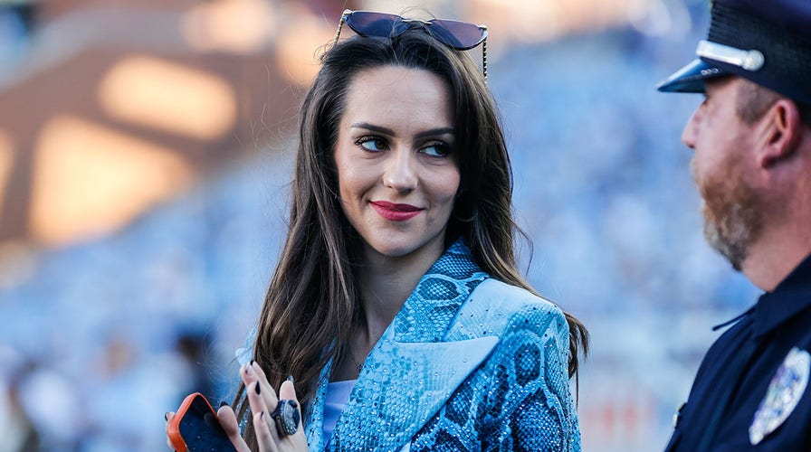 Charles Barkley expresses concern about Bill Belichick amid Jordon Hudson interview fiasco