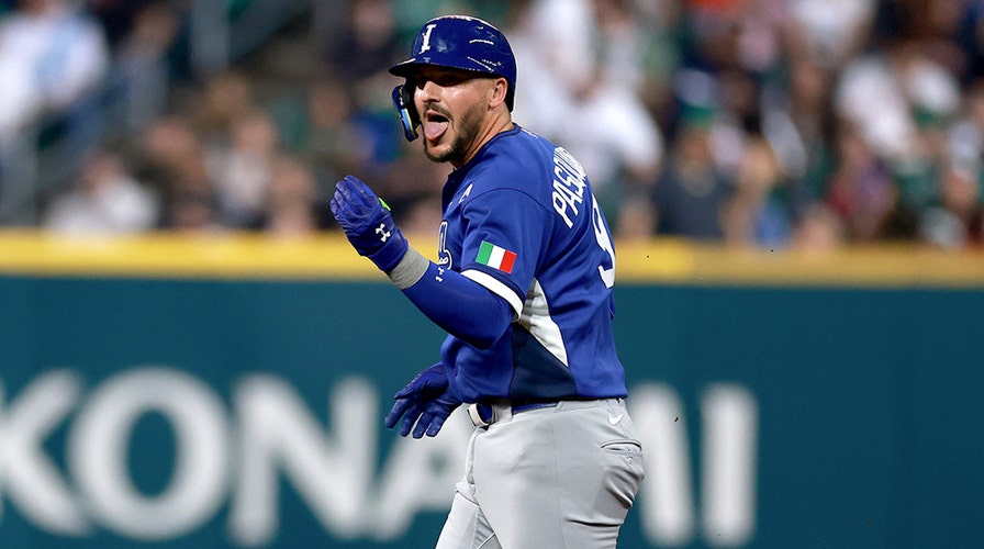 Vinnie Pasquantino hits second solo home run, extending Italy's lead over Mexico