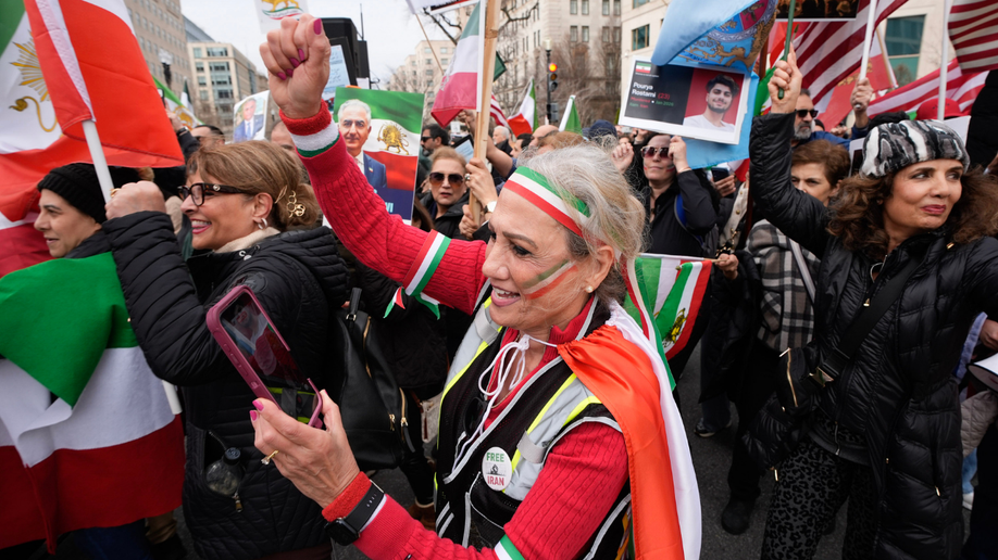 Iranian Americans dance