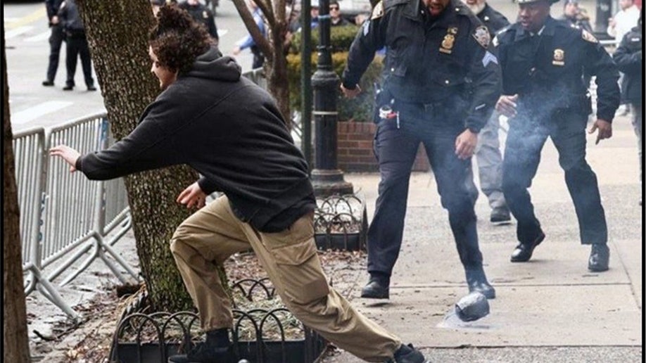 Suspect running away from Gracie Mansion in NYC