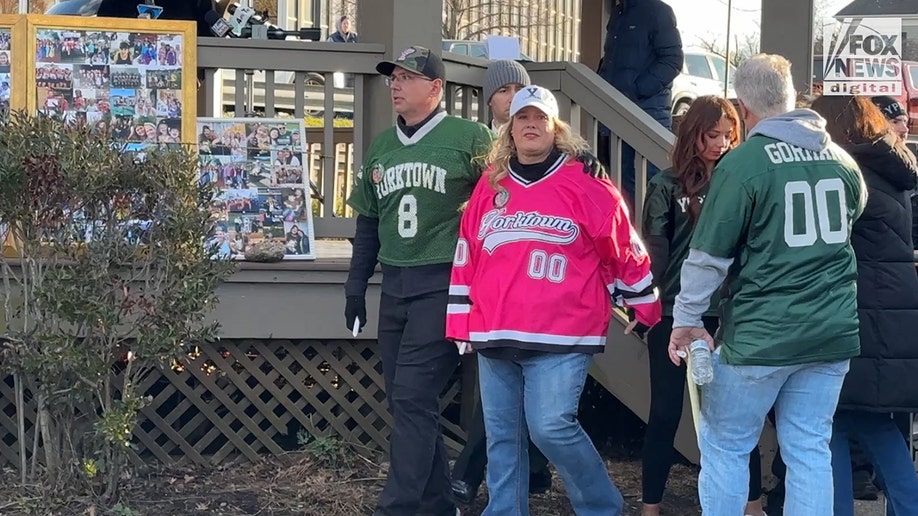 Tom, Jessica Madelon Gorman dan las gracias a quienes han apoyado la vigilia en memoria de Sheridan Gorman