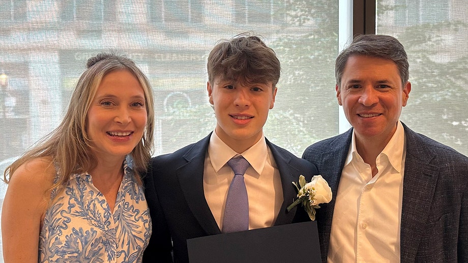 Family pleads for help as teen faces life-threatening bone marrow failure