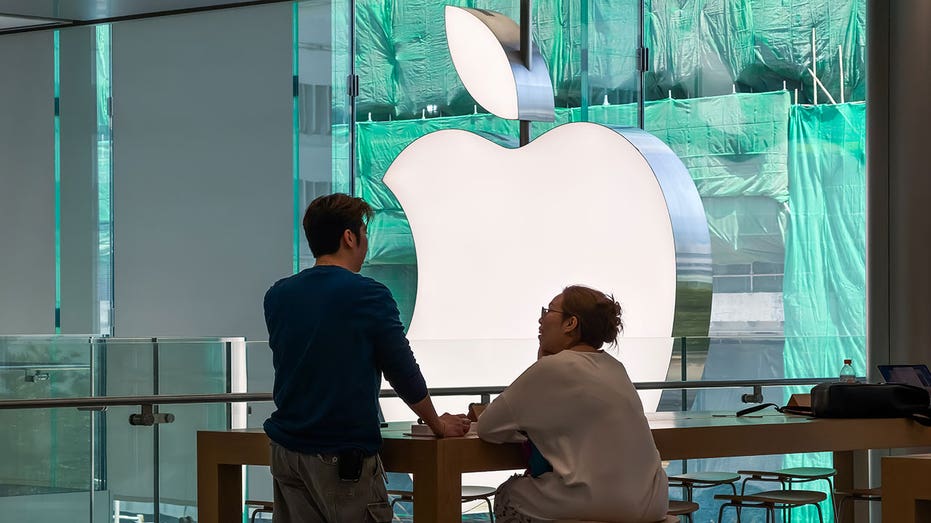 Conservative watchdog calls for FTC to probe Apple News over 'anticompetitive behavior, deceptive practices'