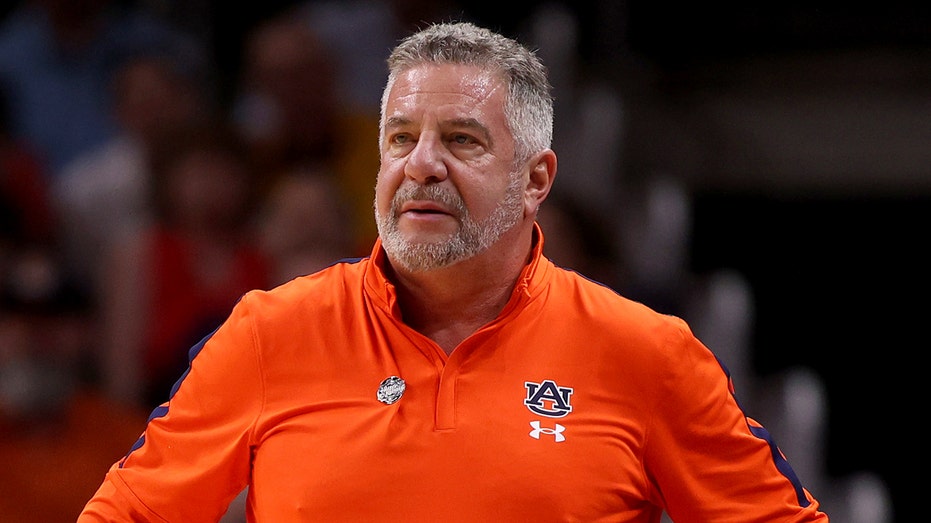 Ex-Auburn coach Bruce Pearl hails Robert Kraft as a hero for banning Macklemore over antisemitic rants