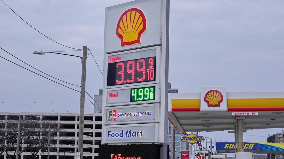 Democrats pounce on $4 a gallon gas, blame Trump’s Iran war for ‘broken promise’