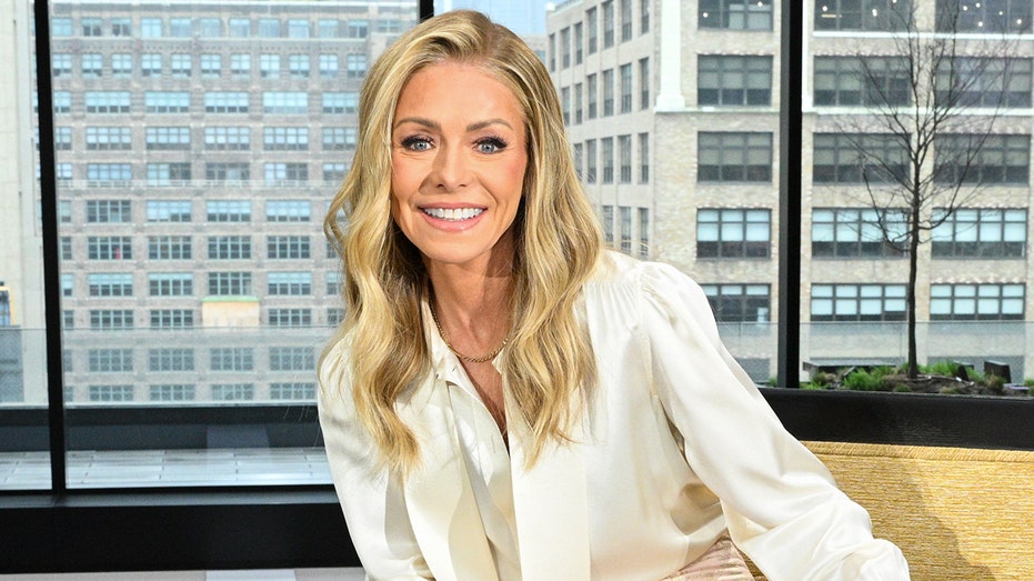 Howie Mandel clash highlights Kelly Ripa’s history of cringeworthy on-air exchanges