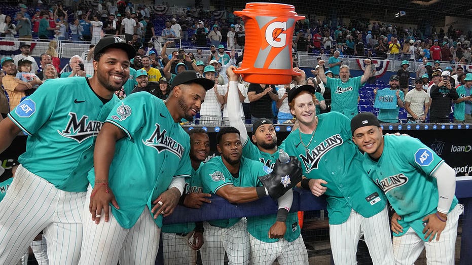 Marlins pitcher Janson Junk's scoreless streak makes Miami the pick against struggling Aaron Nola