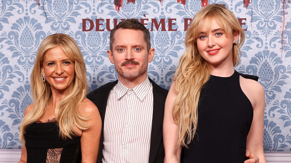 Sarah Michelle Gellar, Elijah Wood forced to evacuate Paris hotel after fire breaks out