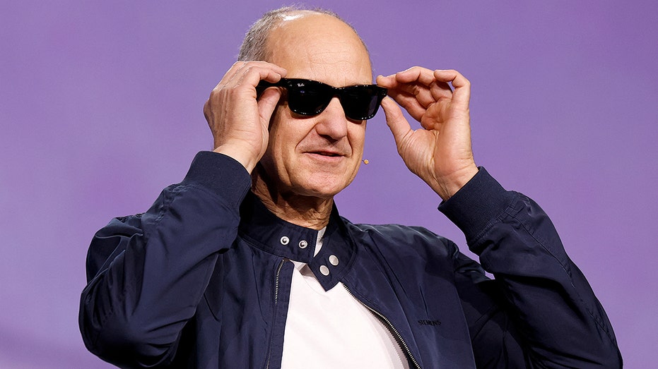 Smart glasses detector app warns if you're being recorded