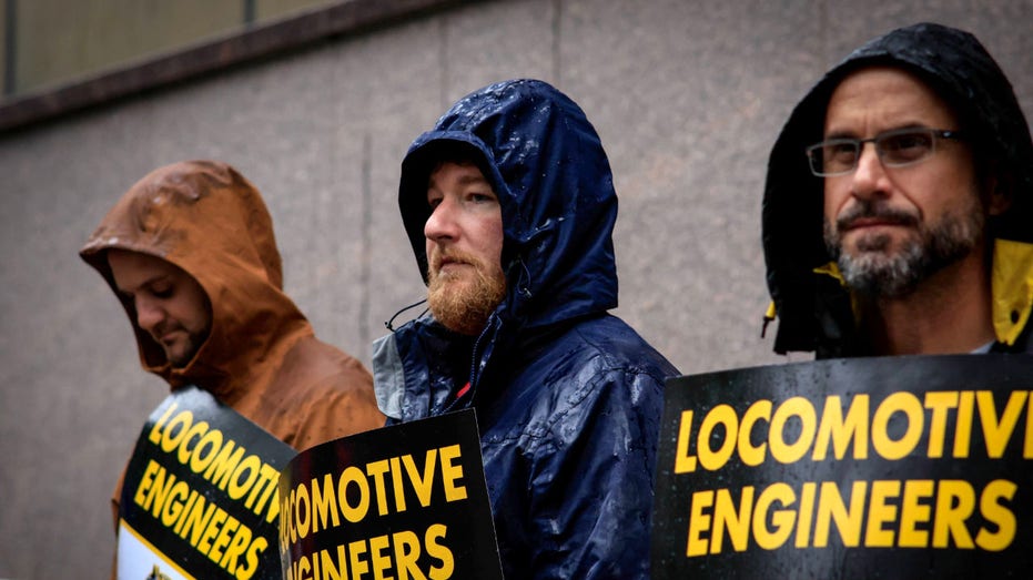 Payroll data exposes six-figure salaries behind transit strike grinding NYC travel to a halt