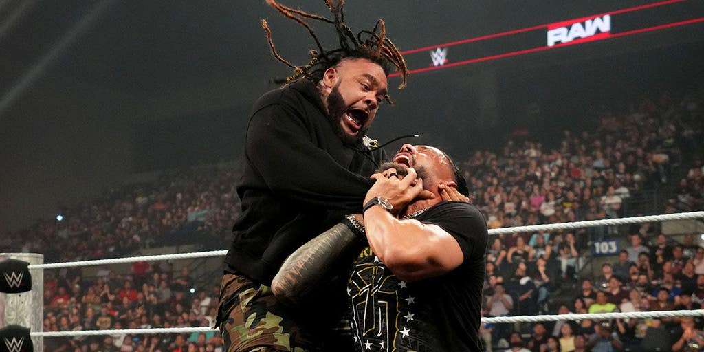 Jacob Fatu hits Roman Reigns with the Tongan death grip, Seth Rollins calls  out Bron Breakker