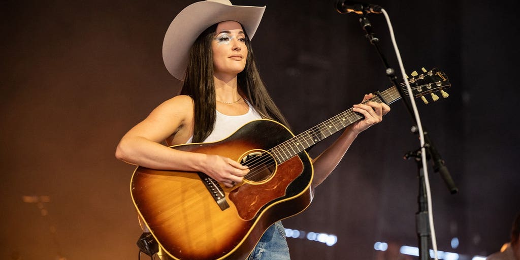 Country singer Kacey Musgraves turns concert into plea for kids whose parents were deported 'unfairly'