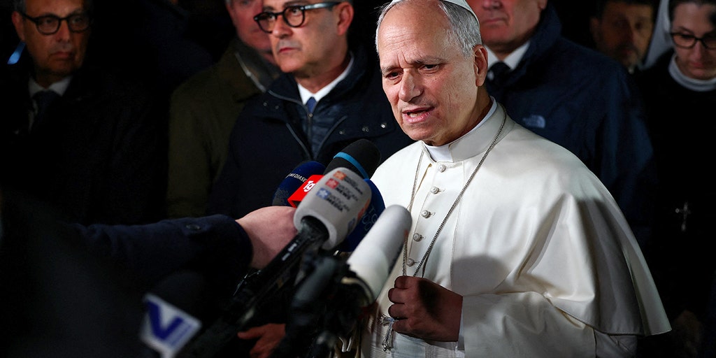 Đức Giáo hoàng Leo lên án những phát ngôn của Trump về Iran trước khi một thỏa thuận ngừng bắn vào phút chót được công bố.