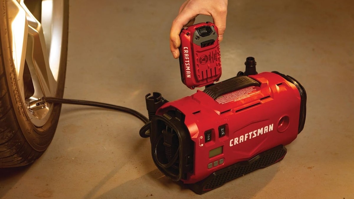 This compressor has enough strength to pump up flat car or truck tires.