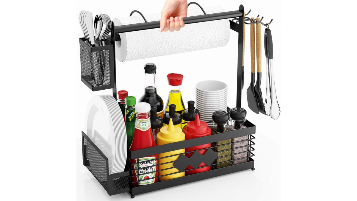 Easily carry everything you need to grill without juggling or multiple trips.