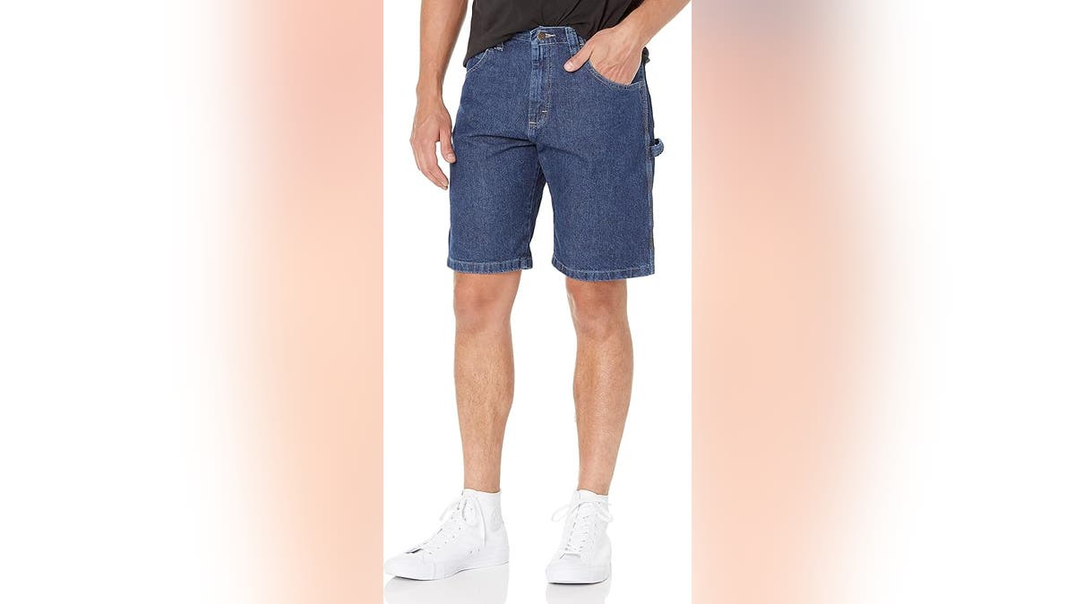 Outdoor workers should own a pair of carpenter shorts.