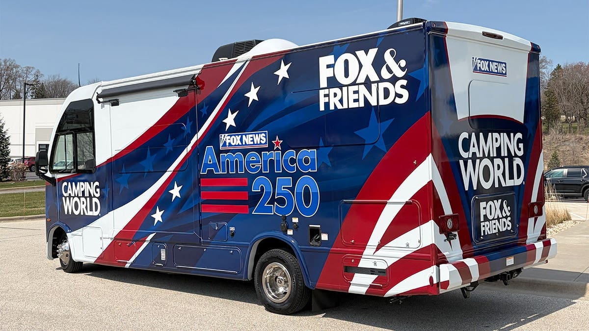 Fox & Friends camper