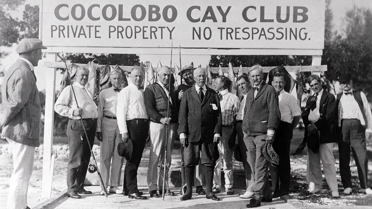 Harding y su equipo se van a pescar