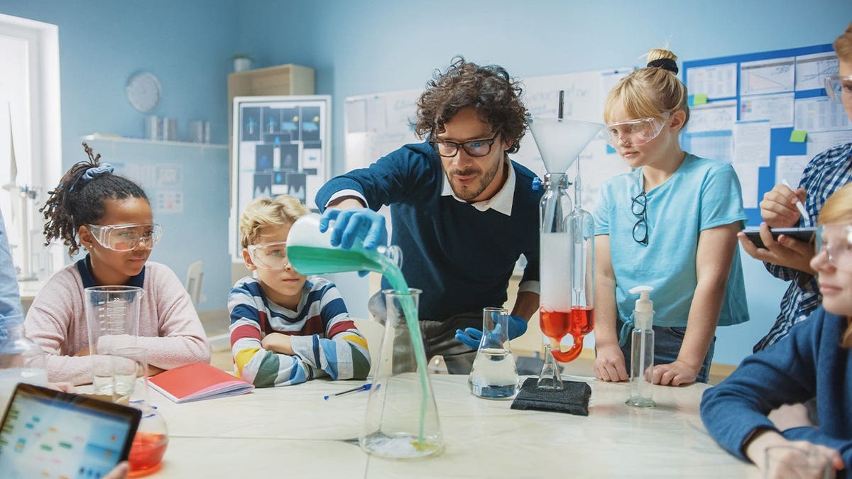 Kids in science class