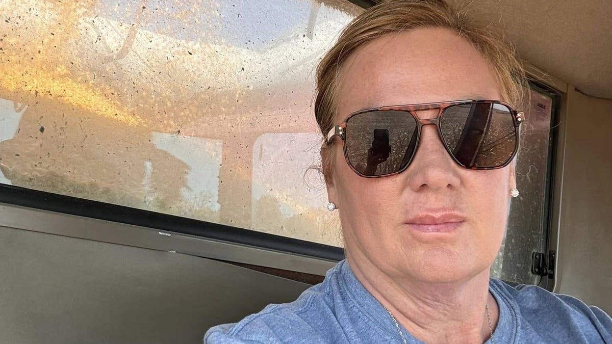 Ericka Kramer en un coche