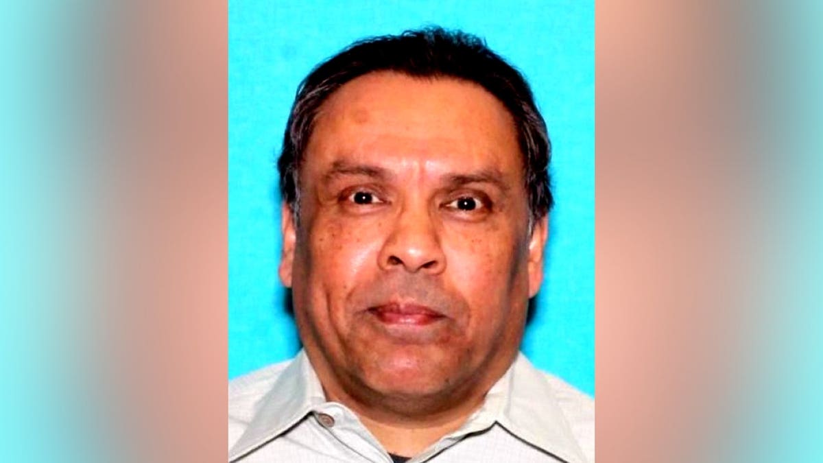 una foto del carné de conducir de uno de los hombres desconocidos