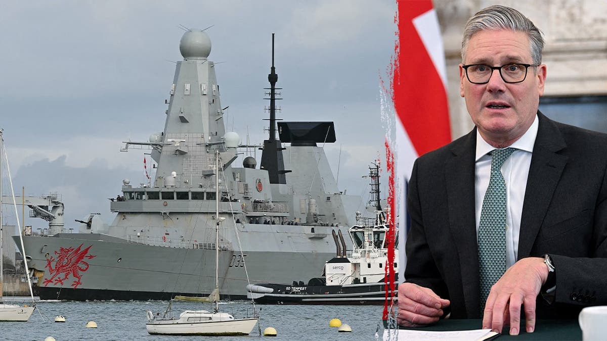 Keir Starmer indossa un abito e occhiali mentre è seduto a una scrivania accanto a un'immagine composita del cacciatorpediniere HMS Dragon.