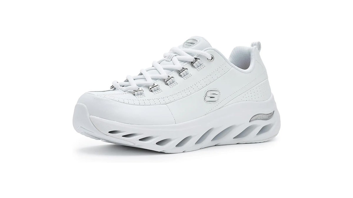 Leather and mesh combine to make a durable, cushioning shoe.