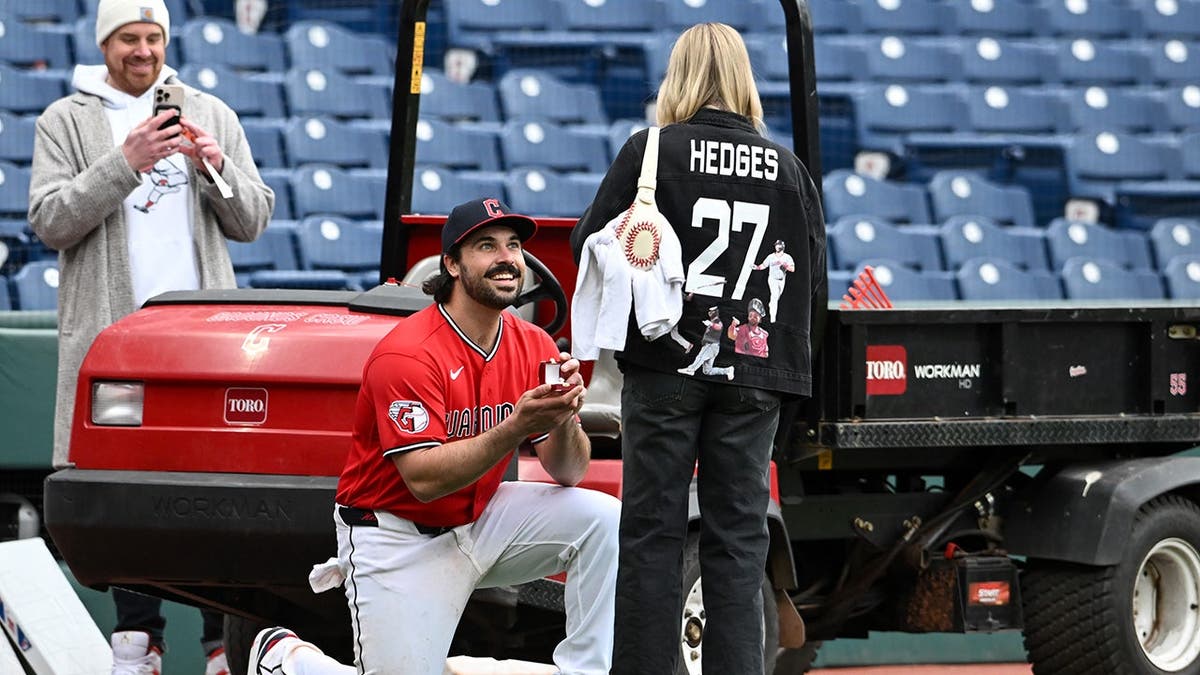 Austin Hedges proposing to his girlfriend Lexi Dickinson at Progressive Field in Cleveland