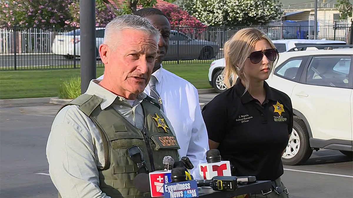 El sheriff del condado de Tulare, Mike