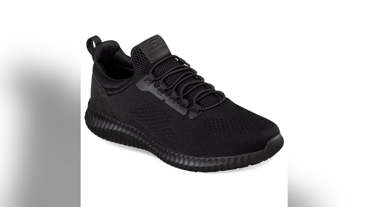 Built for busy workplaces, these shoes keep you safe with the anti-slip grip.