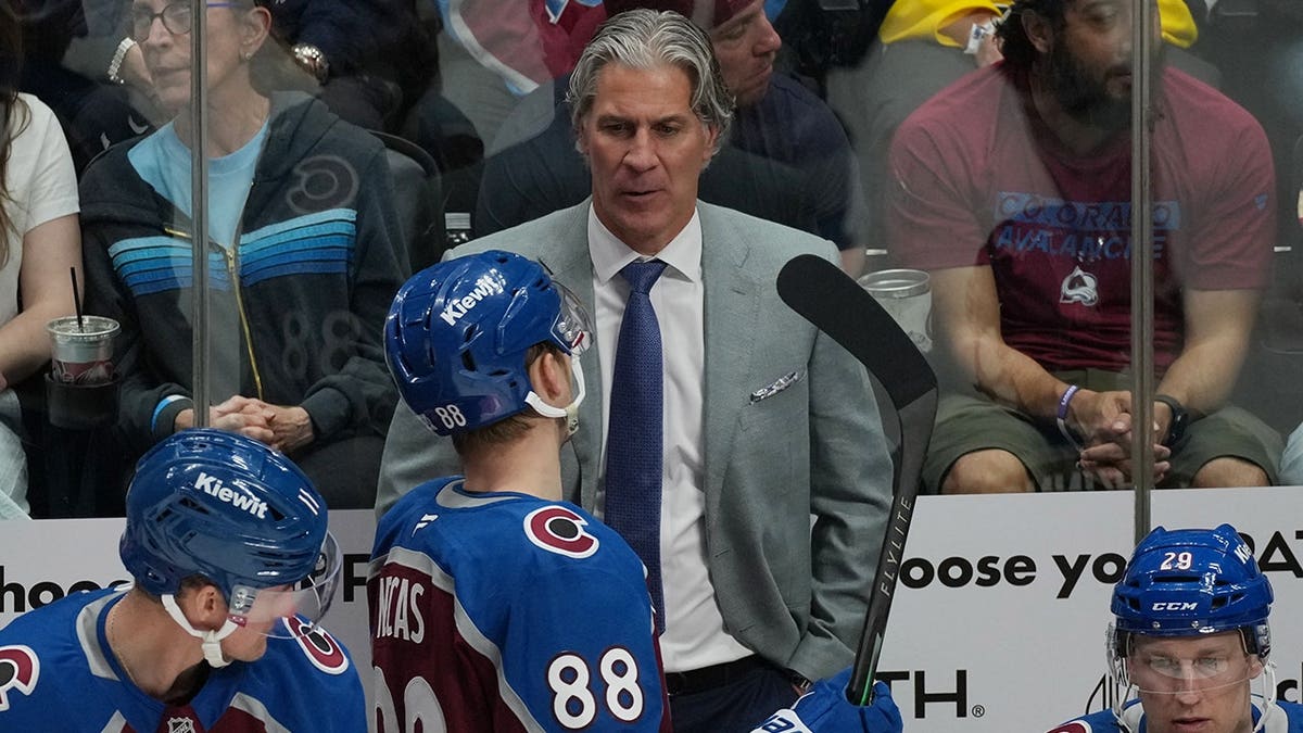 Avalanche coach takes puck to the face, will miss final regular-season games