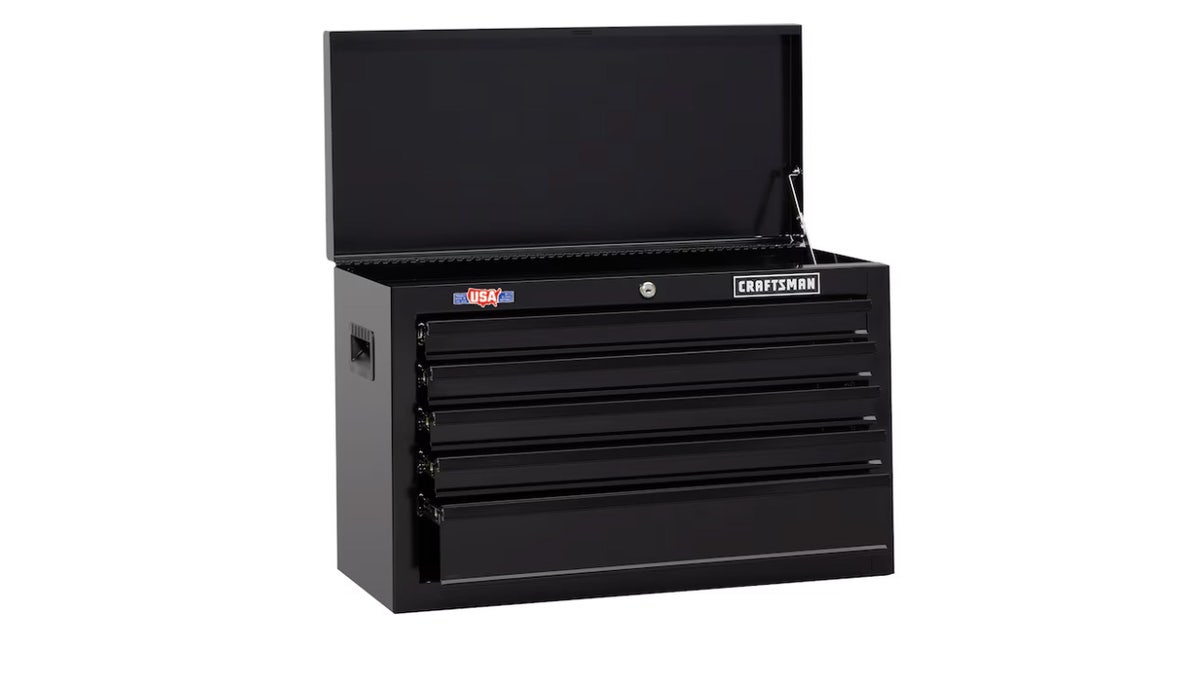 Este resistente baú de ferramentas é fabricado na América.