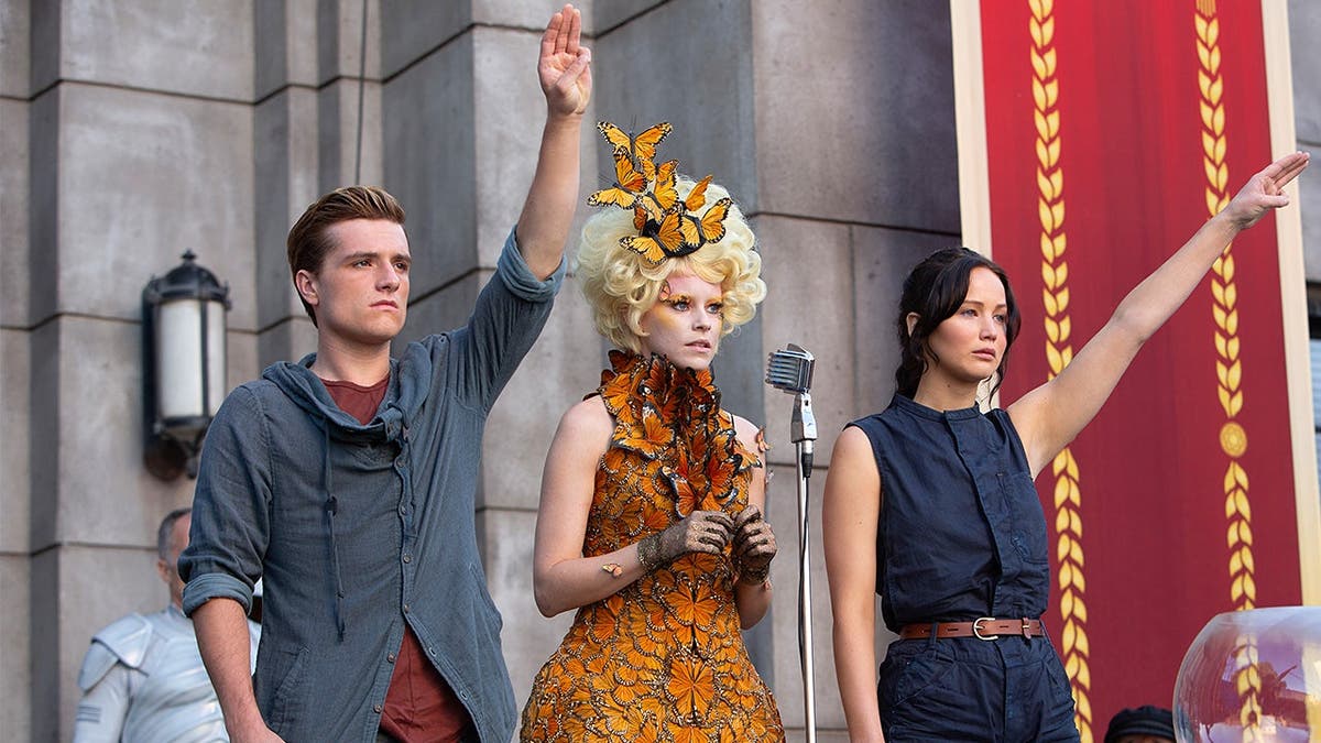 Jennifer Lawrence, Josh Hutcherson and Elizabeth Banks on set of 'Catching Fire'