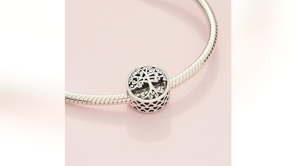 Show your love for your family with this charm.