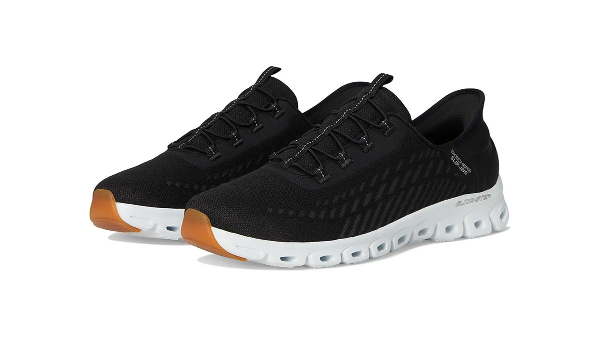 Made with cooling memory foam, these sneakers are ideal for long-distance walking.