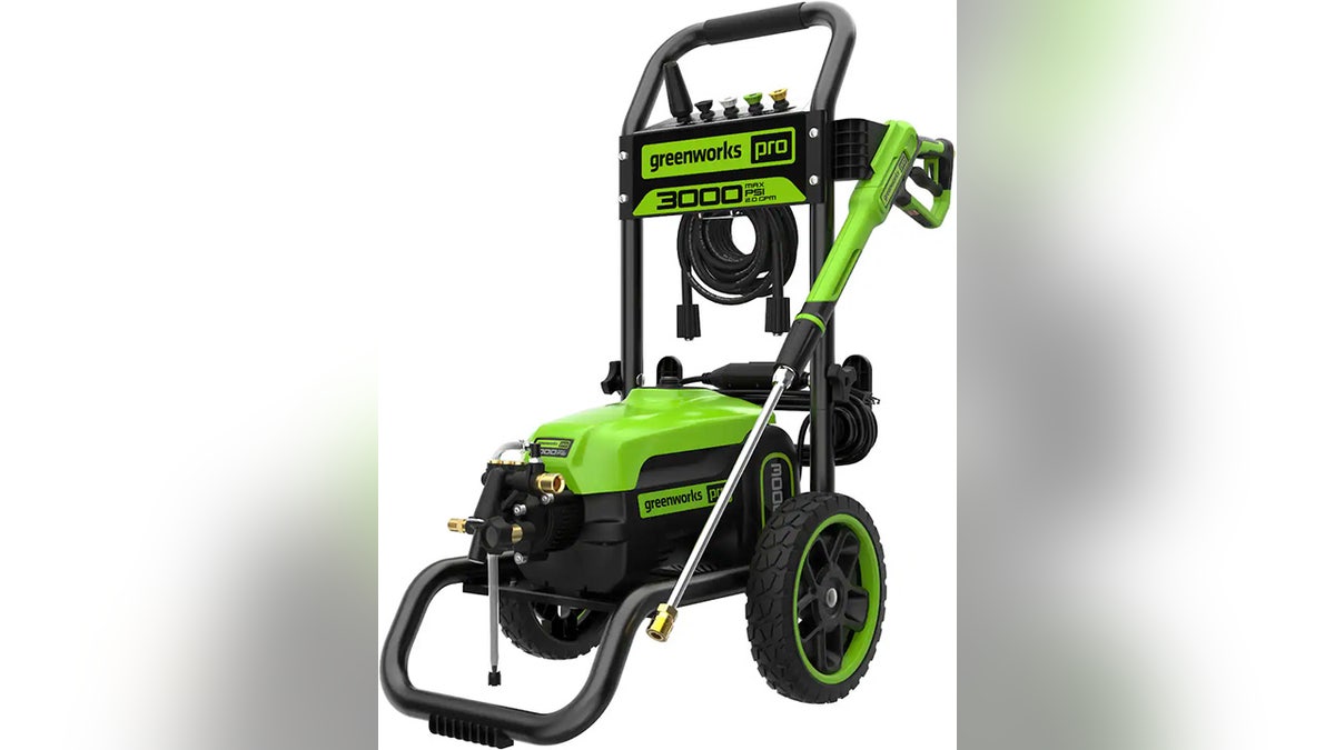 Clean your deck, patio, siding and other outdoor surfaces faster.