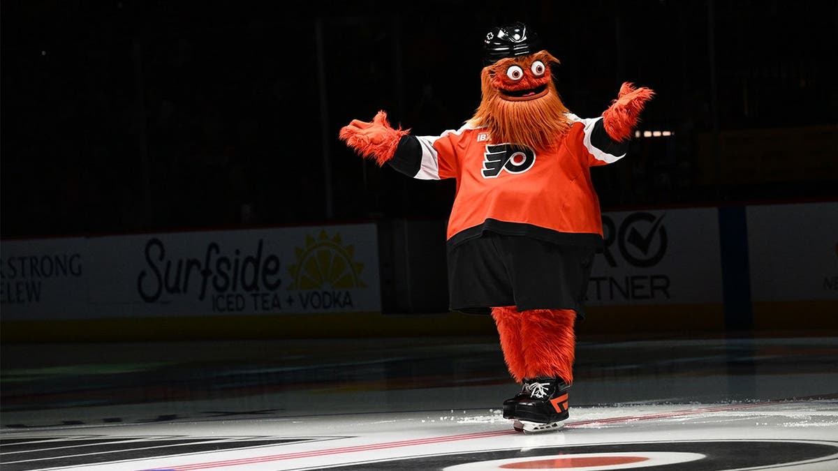 Flyers mascot Gritty