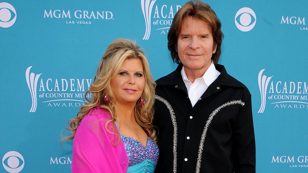 John Fogerty e Julie no ACM Awards em Las Vegas em abril de 2010.