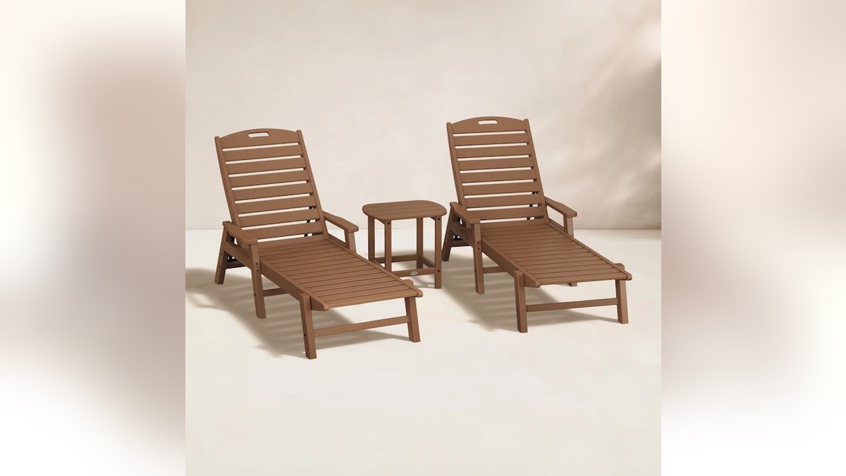 This set is the perfect accessory for relaxation.
