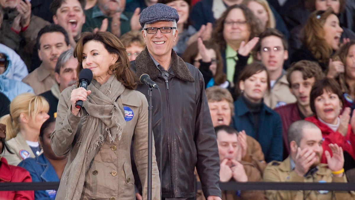 Mary Steenburgen and Ted Danson at a Hillary Clinton rally