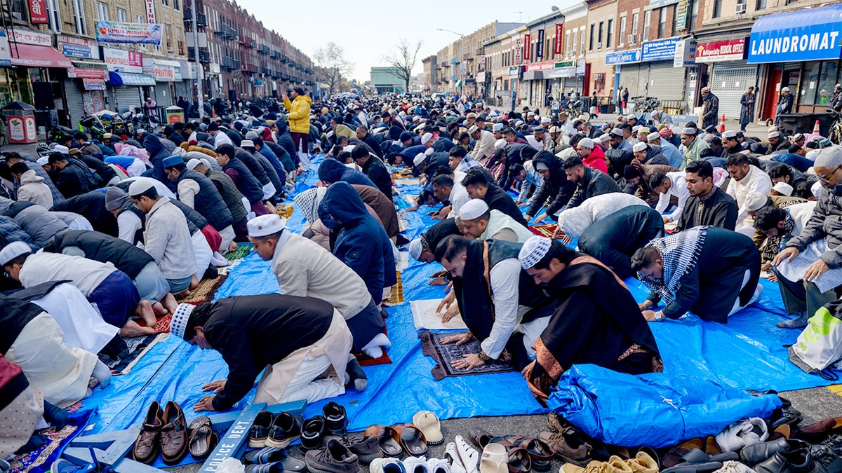 Muslims pray in New York