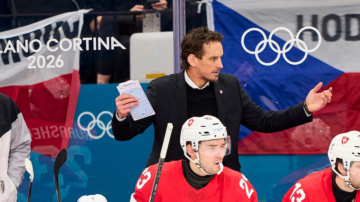 Legendary Olympic hockey coach admits he used fake COVID vaccination card for Beijing Games