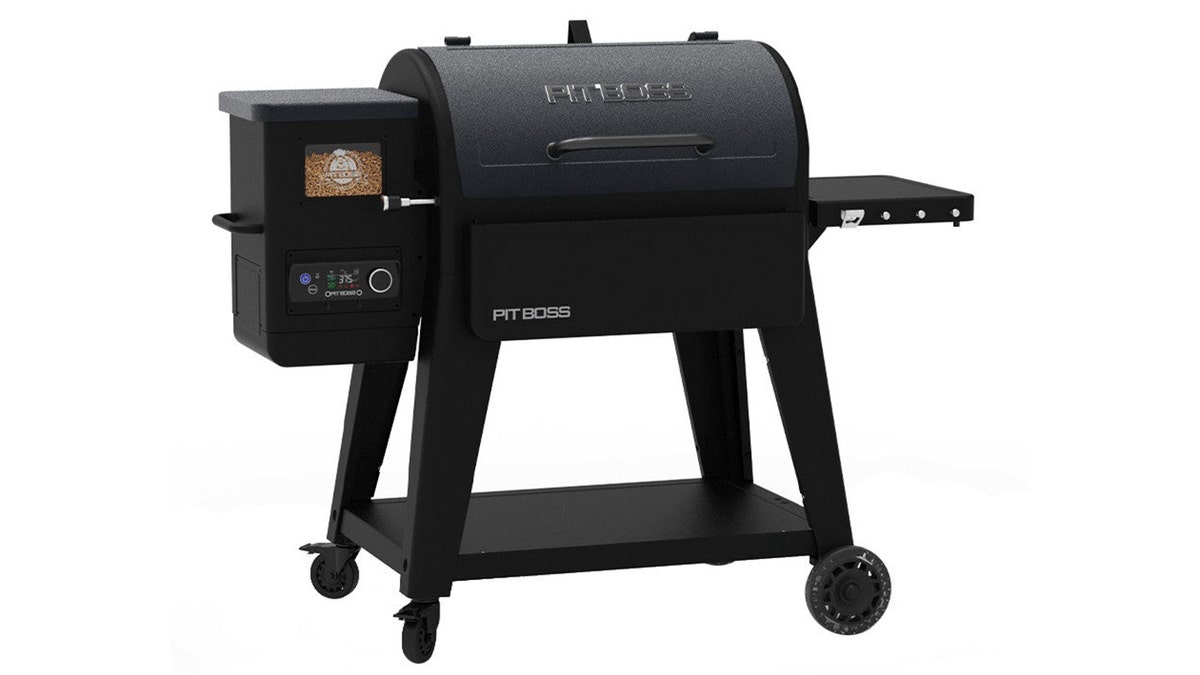 Track your cooking progress anywhere with smart connectivity. 