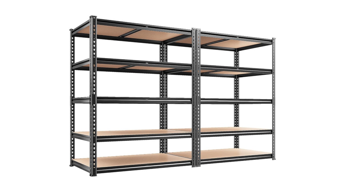 Mantenha mais de 2.000 libras de equipamentos nessas prateleiras.