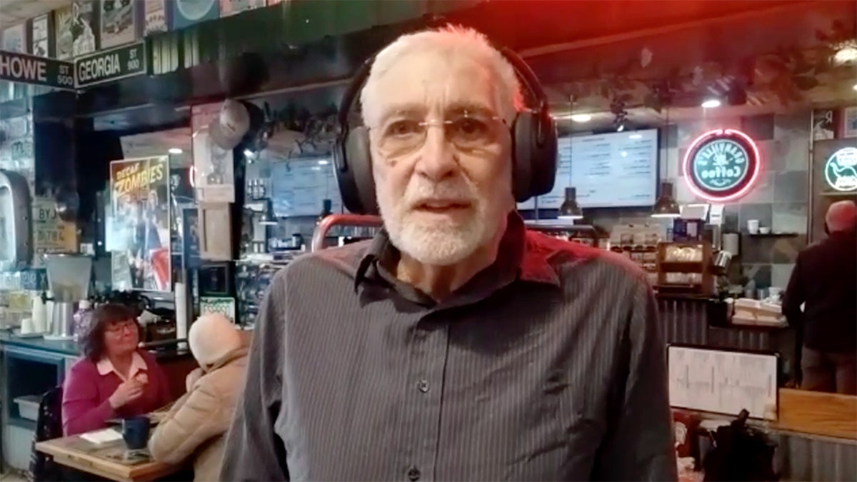 Ted Martindale fala com a Fox News Digital em sua cafeteria no Canadá.