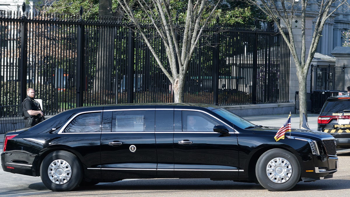 Trump in car on the way to SCOTUS 