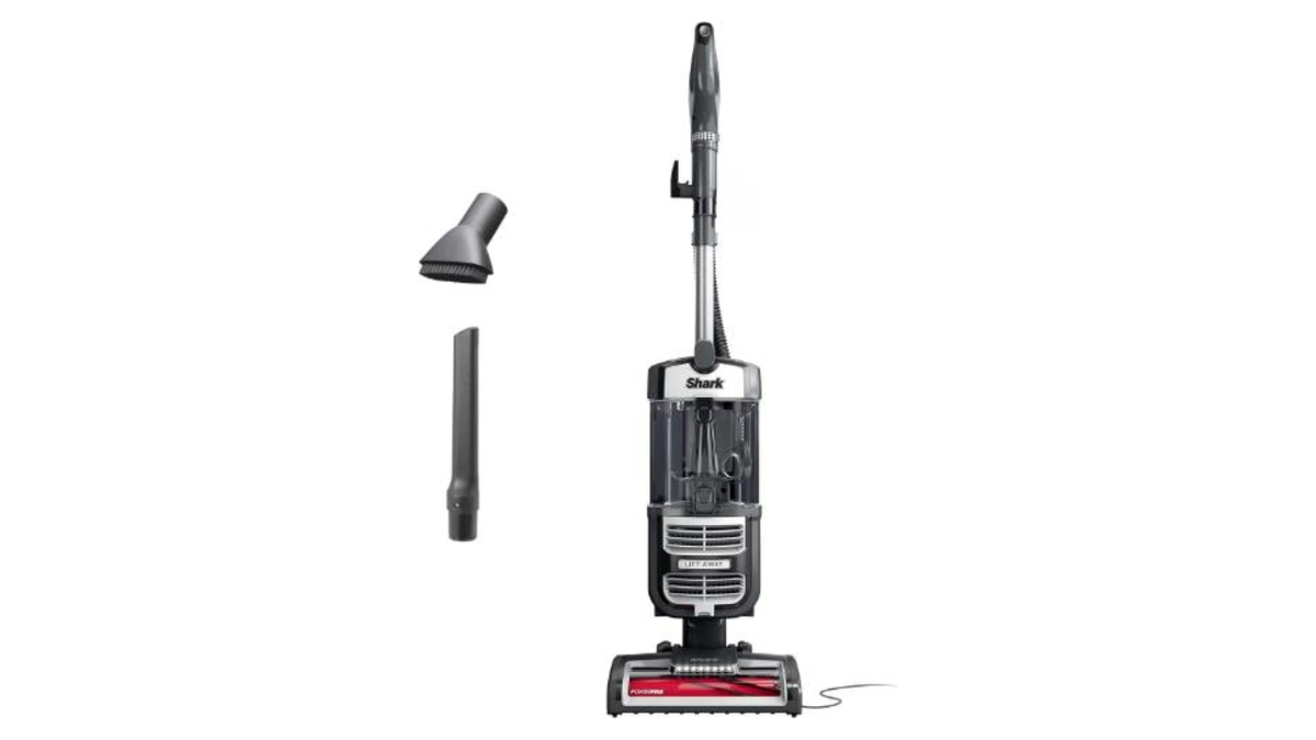 This Shark vacuum delivers powerful suction to lift fur from carpets, floors and furniture.