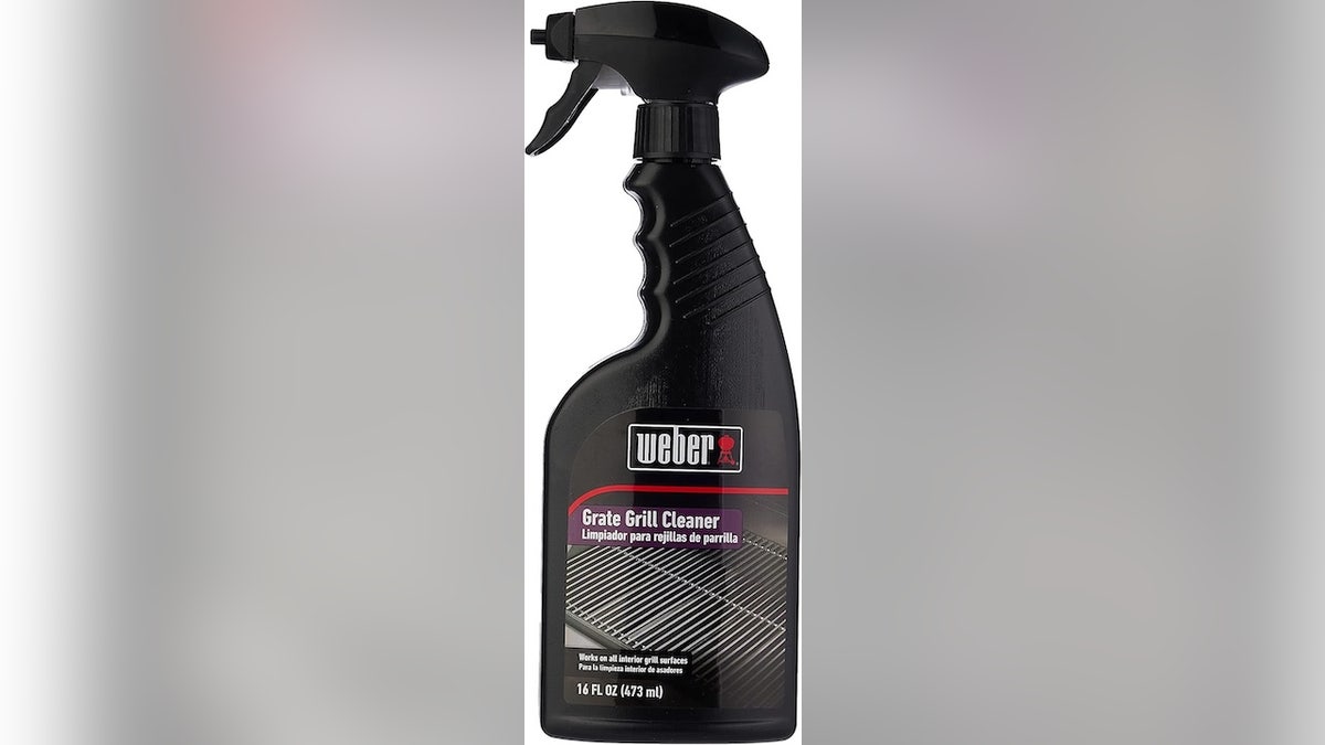 Quickly scrape off last year’s mess with this grate cleaner. 